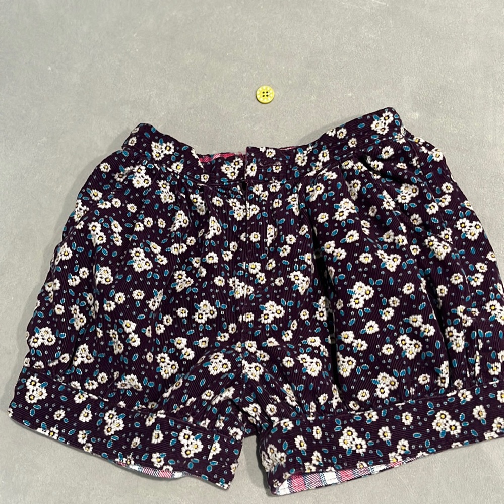 Matilda Jane corduroy bubble shorts.  Size 6
